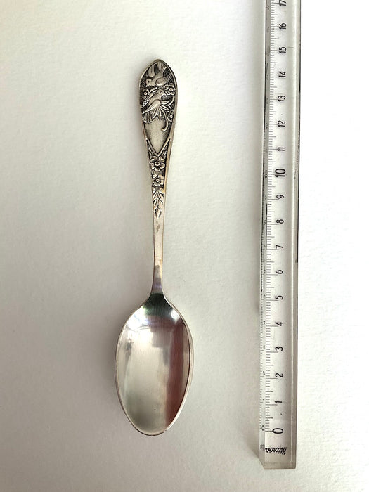 Spoon with birds