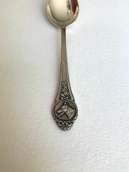 Spoon with German shepherd