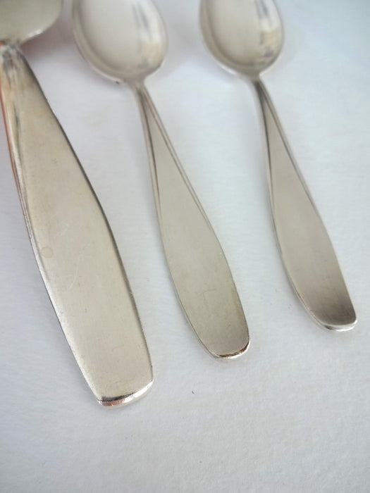 Cake server with spoon pair