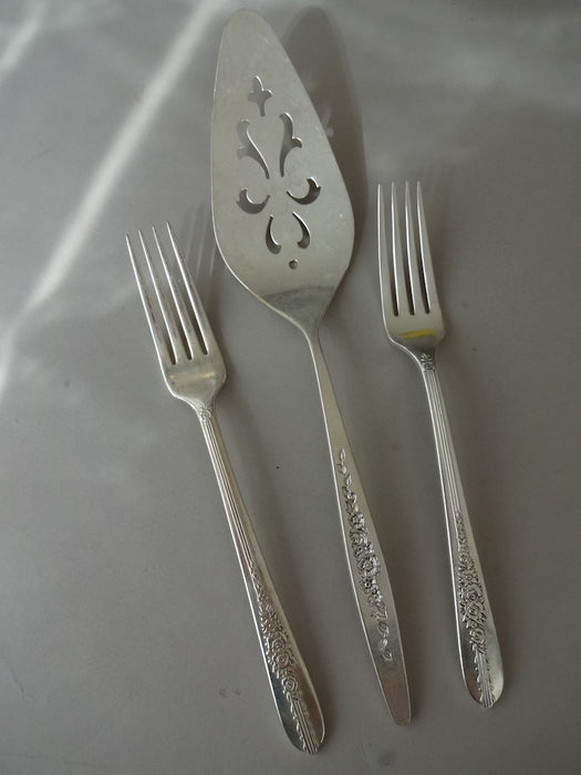 Cake server with fork pair